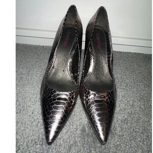 Connie Womens Metallic Pewter Snakeskin Embossed Pointed Toe Stiletto Pumps Heel